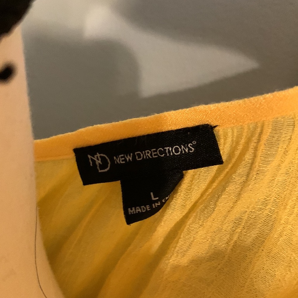 Yellow blouse - Picture 7 of 7